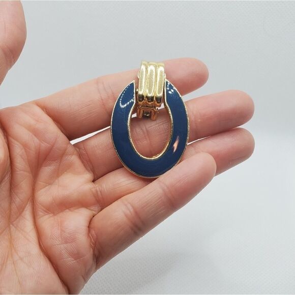 2 pairs of vintage clip on earrings - Picture 8 of 12